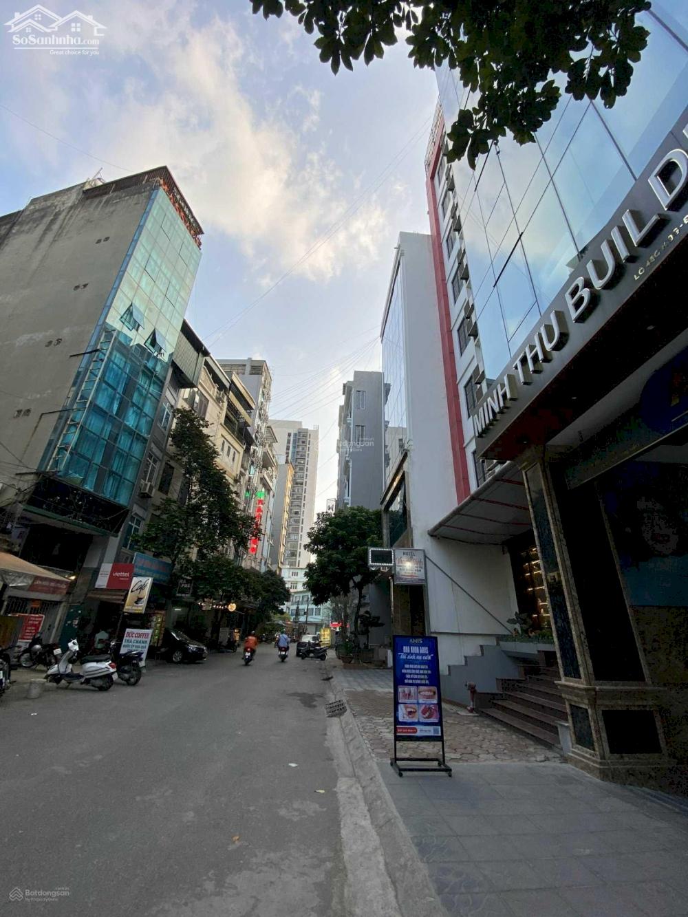 Bán nhà phân lô ngõ 52 Giang Văn Minh. DT 125m2 x 4t, Mt 11m. Giá 46 tỷ.