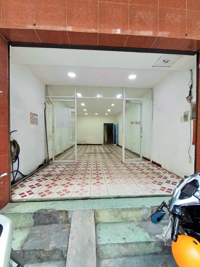Cho Thuê Nhà Nguyên Căn Số 181/11 Đường 3/2, P11, Q10.Dt 4X14M, 1 Trệt, 1 Lầu,