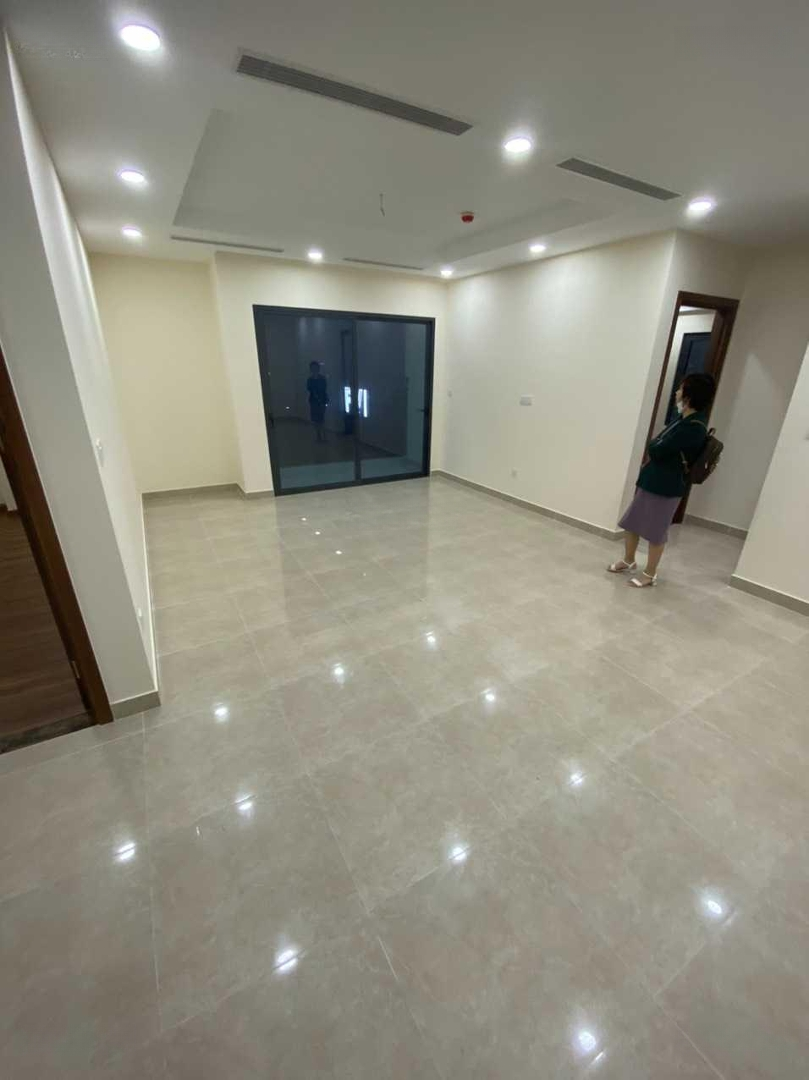 Hiếm: Cho Thuê Căn Hộ 3 Phòng Ngủ 145M2, Cơ Bản, Tại Hà Đô Park View, Với Giá Bán 20 Triệu. Liên Hệ: 0899,511.866