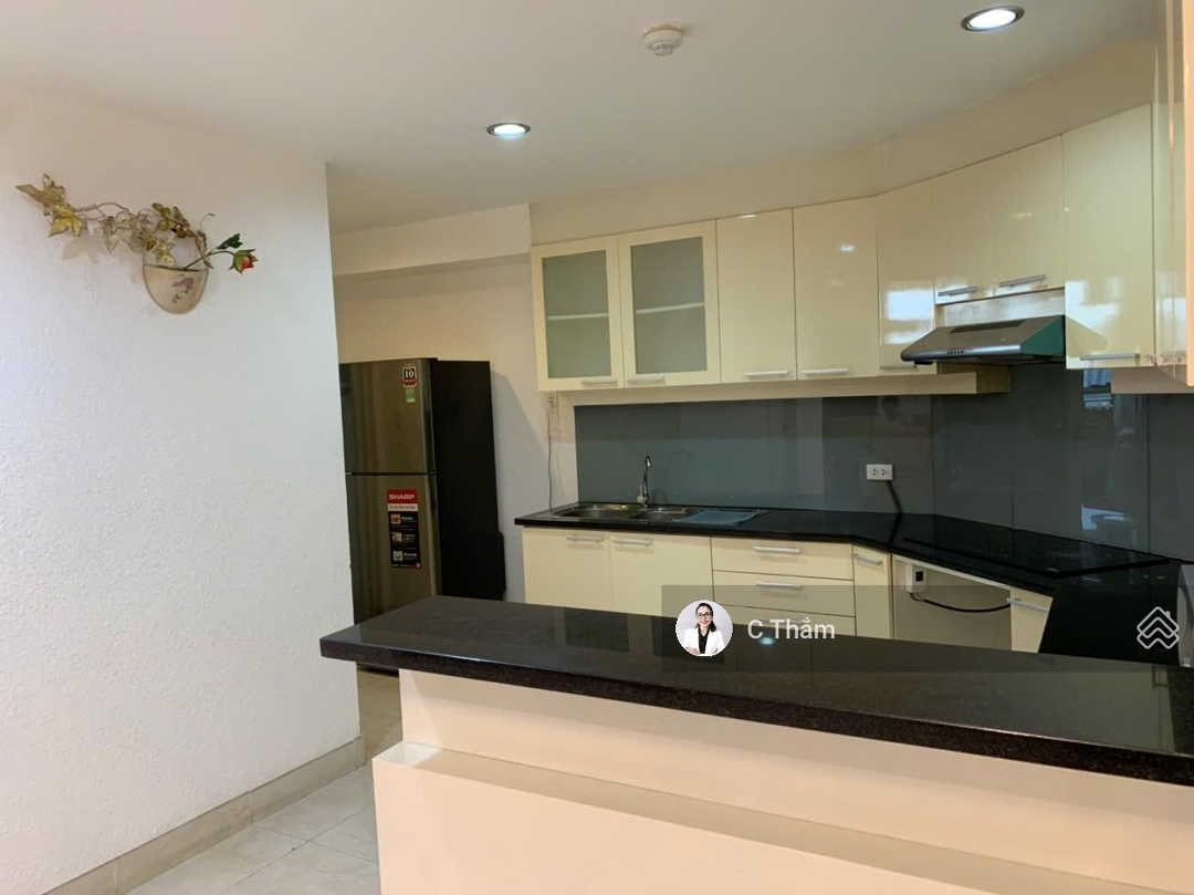 Cho Thuê Căn Hộ Hùng Vương Plaza,Diện Tích130M2, 3 Phòng Ngủ 3 Vệ Sinh Nhà Đủ Nội Thất Đẹp, Tầng Cao, Giá 22 Triệu/Tháng