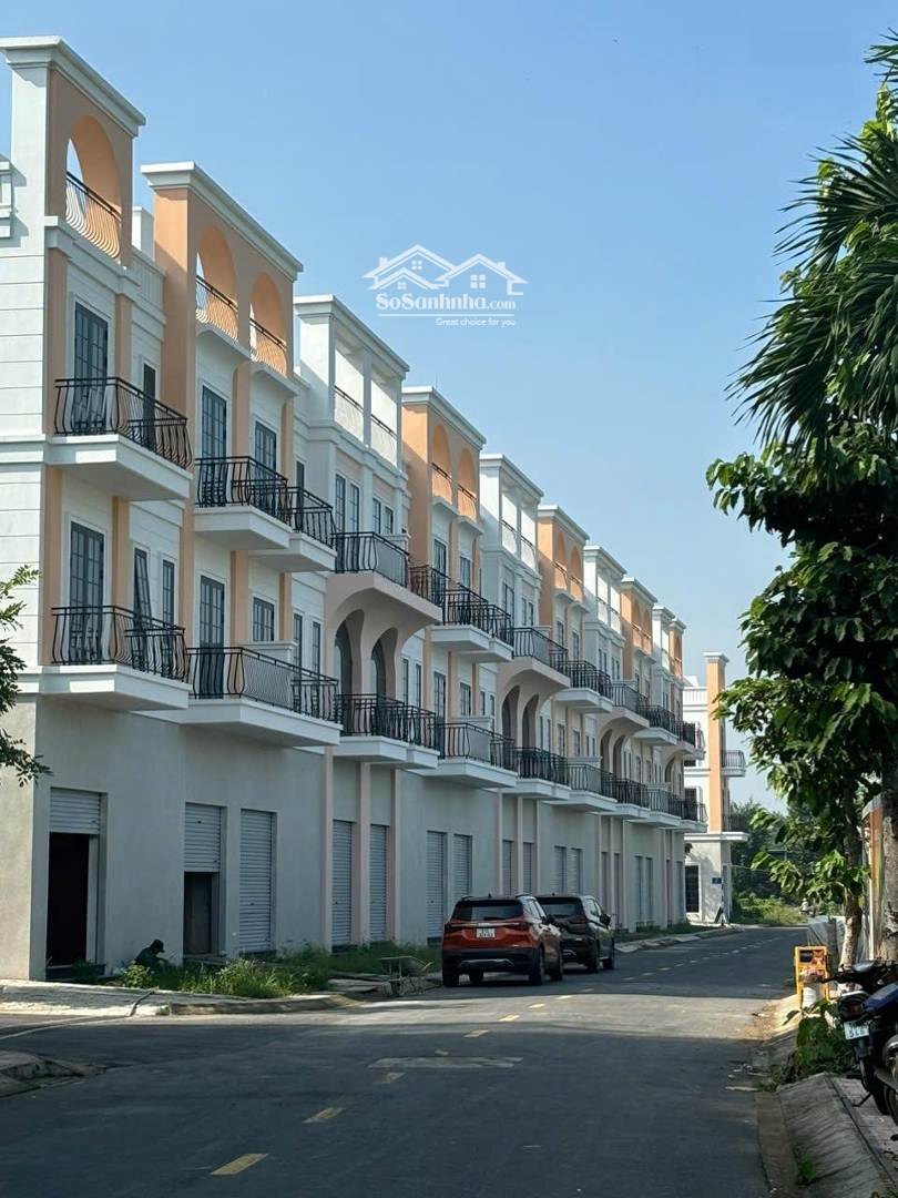 Hàng Hiếm Tại Đường Nguyễn Trung Trực - Bán Nhà Mặt Phố Giá Bán 2,8 Tỷ , Có Sổ Sang Tên Ngay.