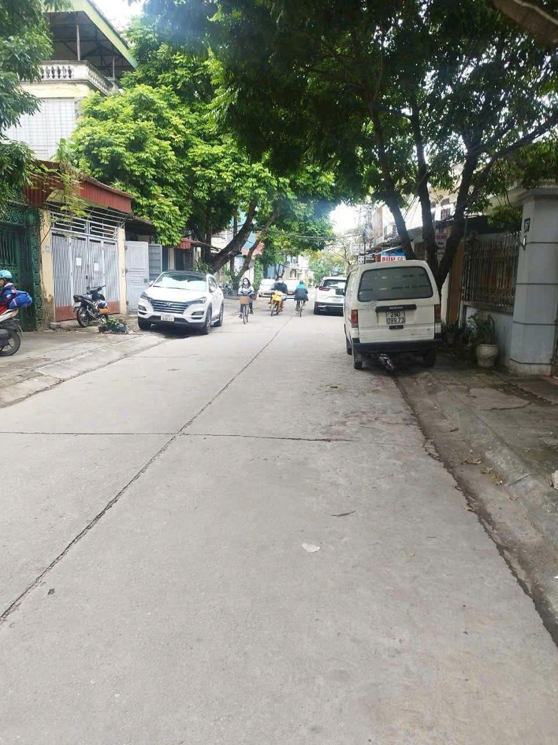 Chính Chủ Bán Mảnh 39M2 Tại Ngõ 74 Giáp Hải Ngay Hồ Và Chợ, Xung Quanh Thoáng, Đủ Tiện Ích