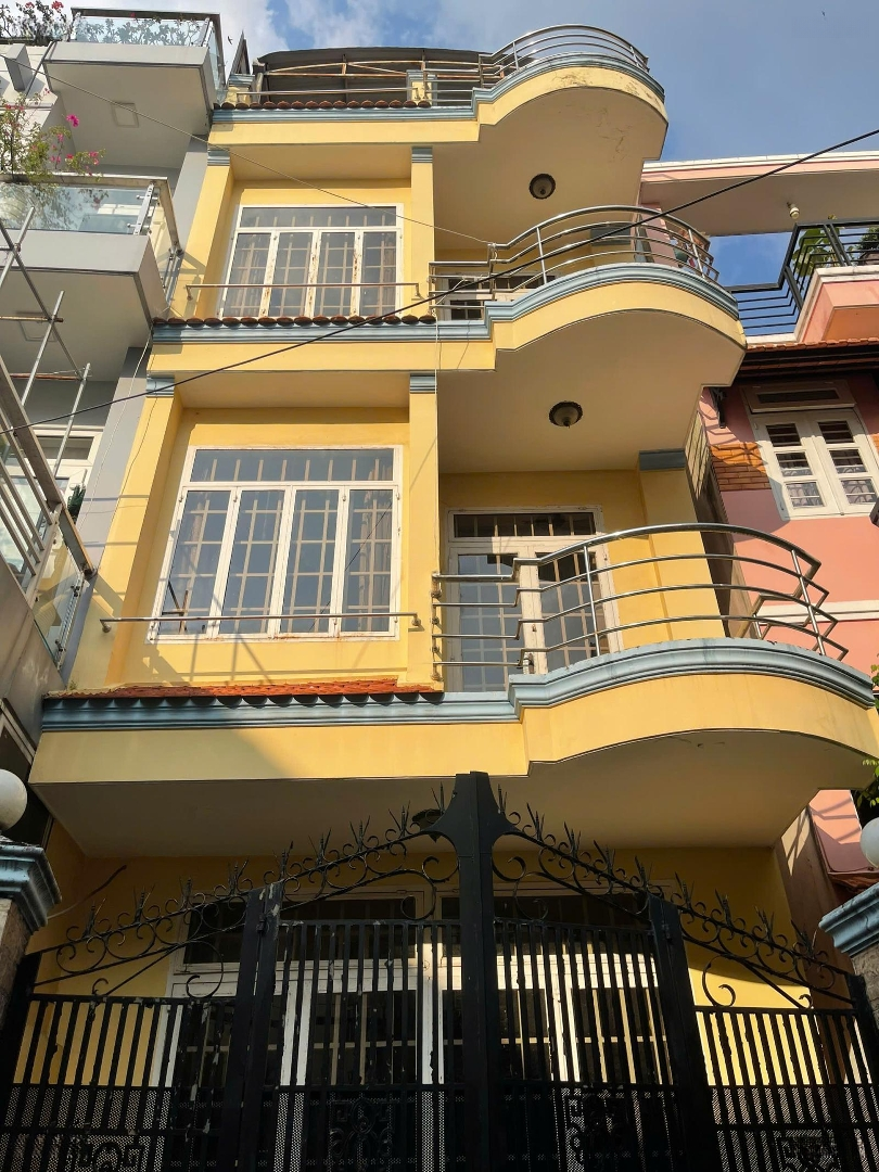 Cho Thuê Nhà Hẻm Xe Hơi Quang Trung, Gần Vincom.diện Tích5X16M, Trệt 3 Lầu. Giá Thuê 14 Triệu/Th