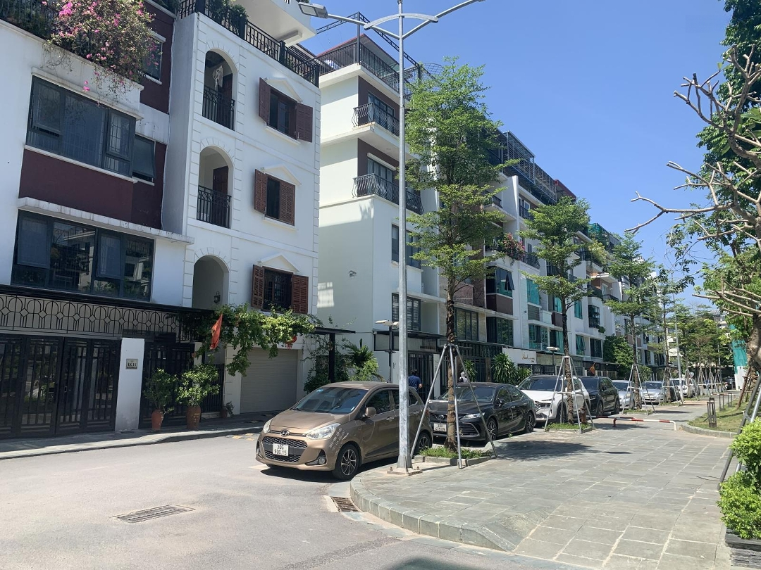 Cho Thuê Nhà Hoàng Quốc Việt, 210M2, 5 Tầng, Thang Máy, Nhà Mới, Vp, Kd, Ở Gđ, 60 Triệu/Th