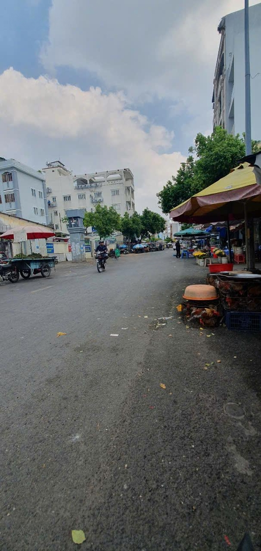 Hot Bán Nhà Mặt Phố, Dòng Tiền Khủng 300 Triệu/Năm, Hoàng Hoa Thám, P5 Bình Thạnh,Diện Tích4X8M, Gía 9,7 Tỷ