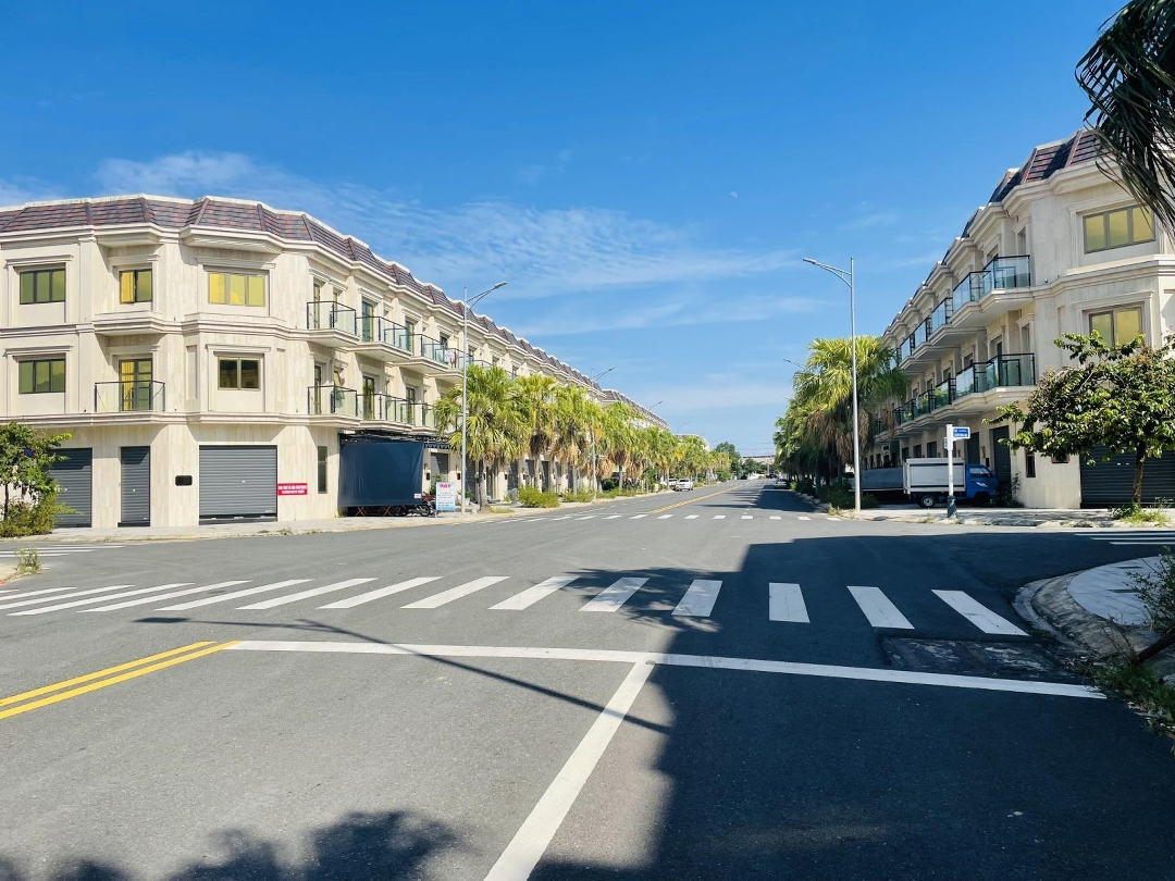 Bán Gấp Shophouse 100M2 Tại Lakeside Palace, Đà Nẵng Chỉ 4,3 Tỷ- Full Ngoại Thất Đá Marble