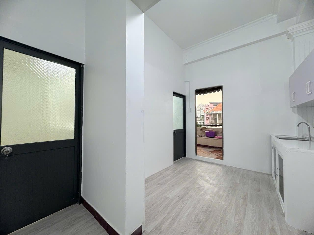 Cho Thuê Chung Cư Mini Giá Siêu Hời Chỉ 9 Triệu Tại Đường Đặng Văn Ngữ, Full Nội Thất, Ban Công Siêu To