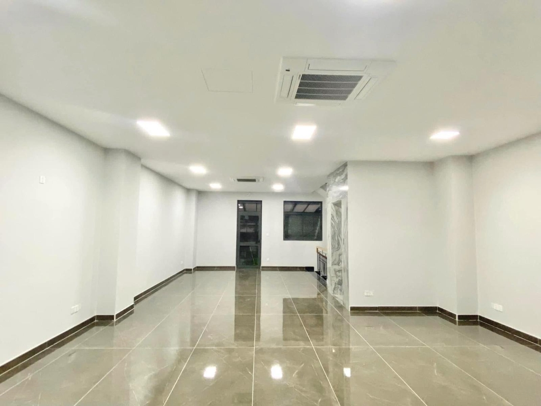Bán Gấp Nhà Đường 7(25M) Đoạn Nối Nguyễn Thị Nhung Và Đinh Thị Thi 7X20M, Hầm + 4 Lầu Vạn Phúc City