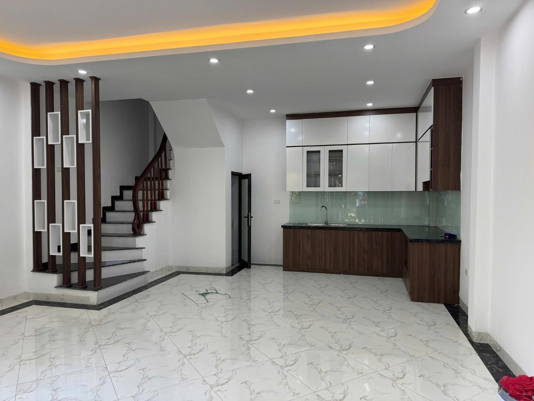 Em Có Căn Nhà Ở An Thượng Giá Bán 4 Tỷ Cần Bán Ạ! Diện Tích 40M2 -Mặt Tiền6M - Sổ Đỏ Chính Chủ Vuông Vắn