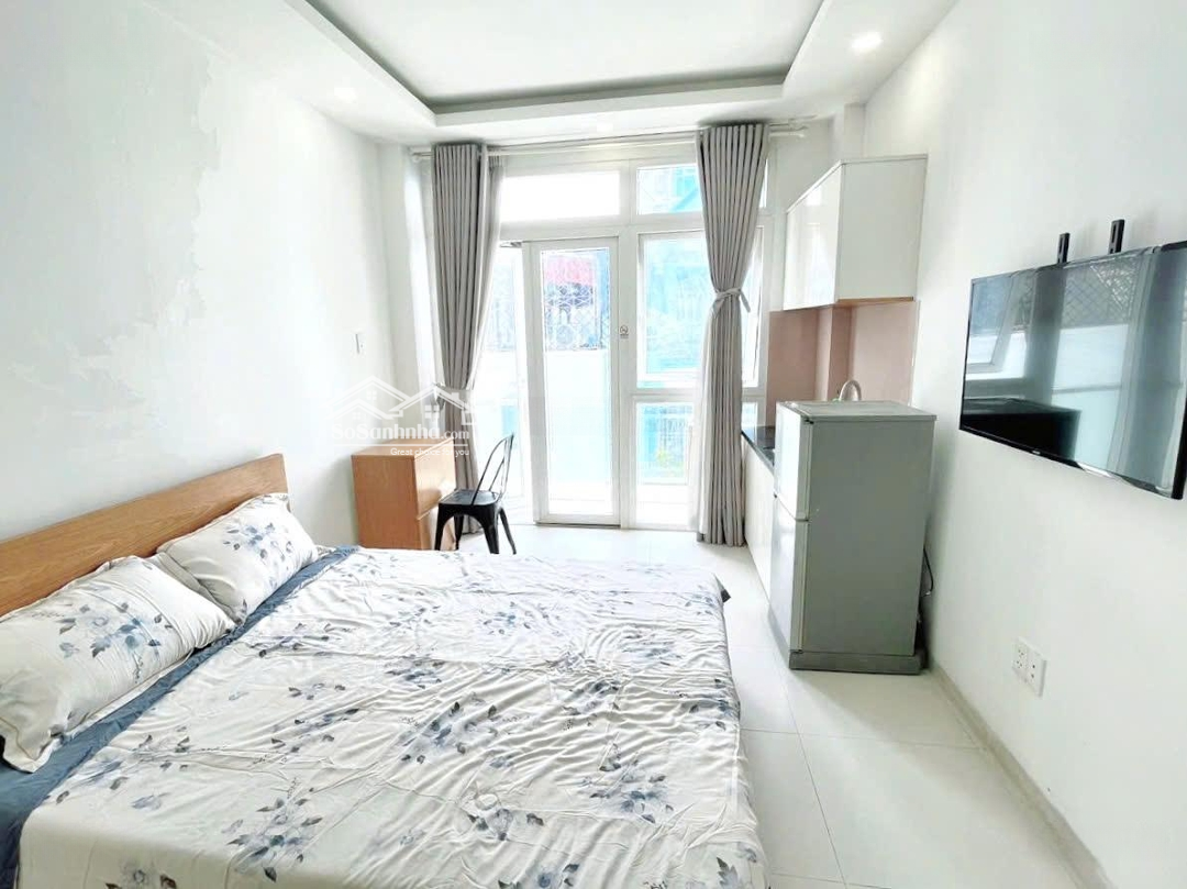 Cho Thuê Phòng Cửa Sổ Lớn Full Nội Thất Giá Rẻ Tại Quận 1, Nằm Gần Cầu Nguyễn Văn Cừ Qua Quận 8.