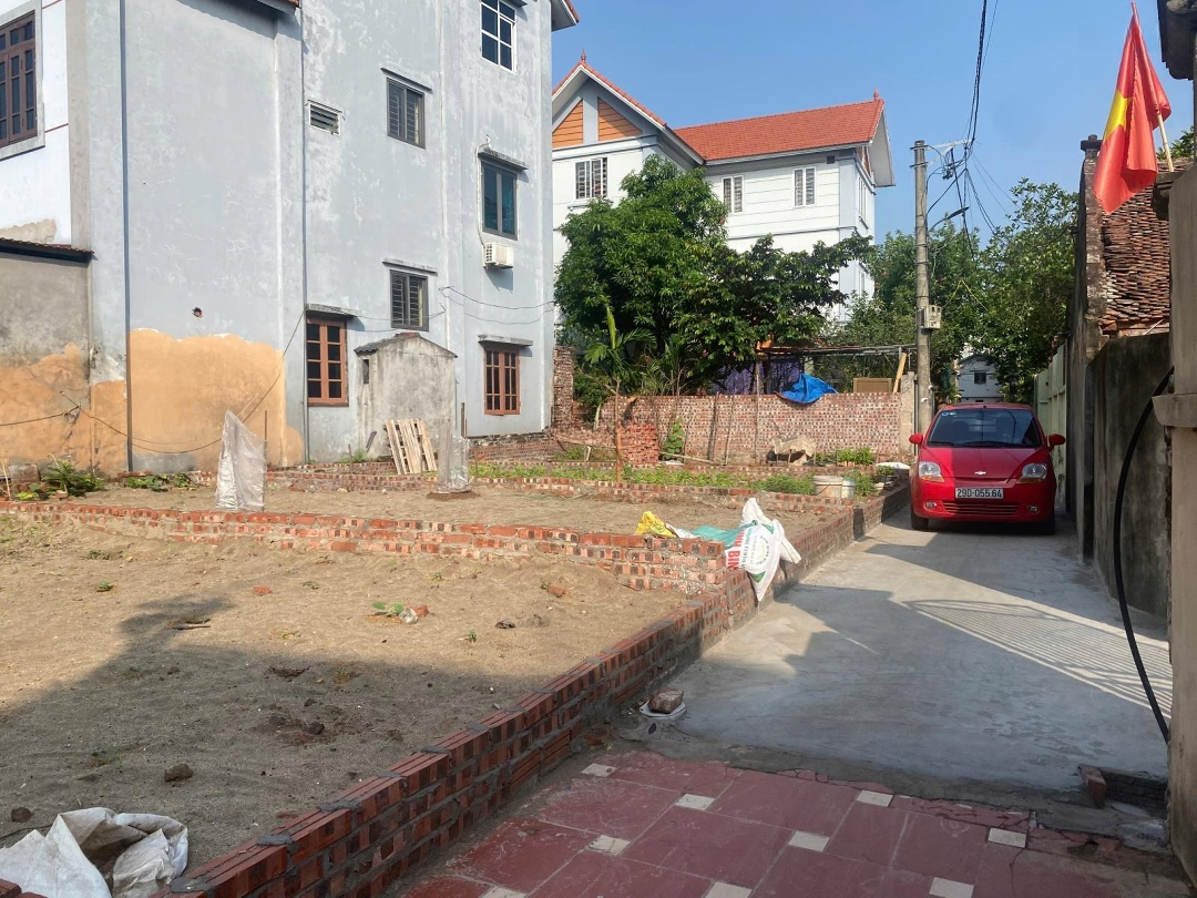 Bán 43M2 Đất Dục Tú, Ngõ Nông Ô Tô Đỗ Cửa, Giá Đầu Tư Chỉ Hơn 2 Tỷ.