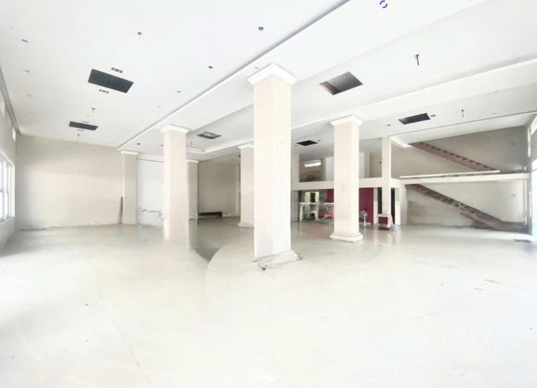 Cho Thuê Căn Góc Đường Hoàng Văn Thụ Vị Trí Sầm Uất Kinh Doanh