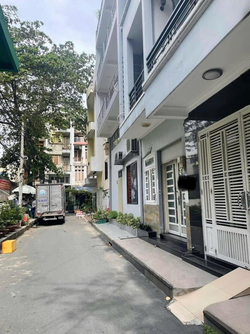 Q10 45M2 Ngang 4M - Ngay Sư Vạn Hạnh - Cạnh Vạn Hạnh Mall - Hẻm 6M Xe Tải Tới Nhà 4 Tầng Ib