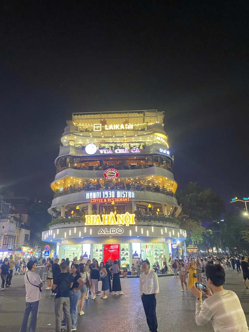 Cho Thuê Nhà Nguyễn Hưu Huân - Đoạn Đẹp Gần Hồ Gươm,Diện Tích: 100M X 6 Tầng,Mặt Tiền: 6.6M. Giá : 1Xxtr/Th