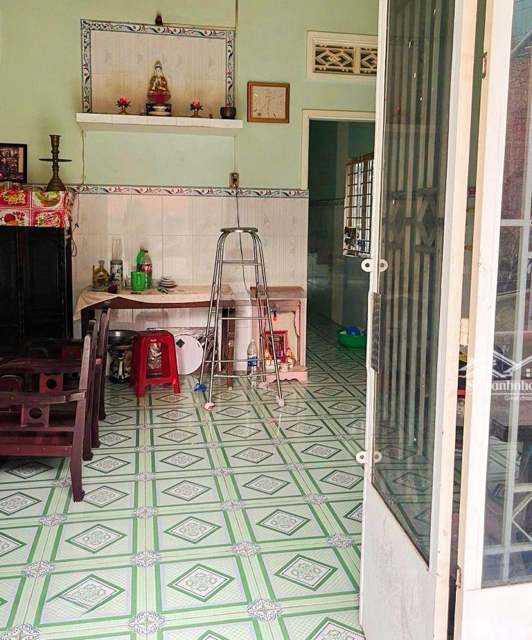 Nhà Đối Diện Uỷ Ban Phường Tăng Nhơn Phú B, Ngang Hơn 5M, Gần 100M2, Giá Chỉ Hơn 5 Tỷ
