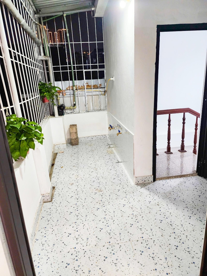 Bán Nhà Vũ Trọng Phụng, Tt Thanh Xuân 32,6M2 X 5T. 30M Ra Mp, Thông, Rộng. 7Ty250. 0981159136