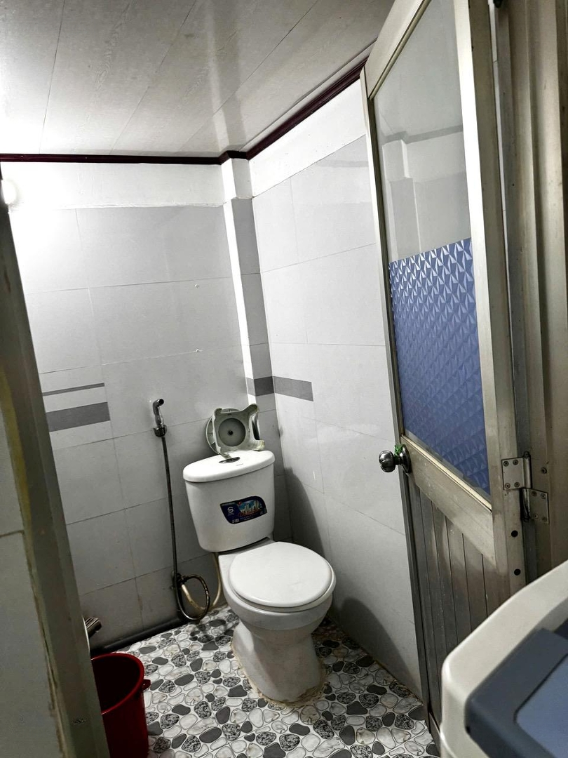 Nhà Ngang 4M5 Dài 7 Cách Mặt Tiền 2 Căn Nhà , Phường 8 Q8