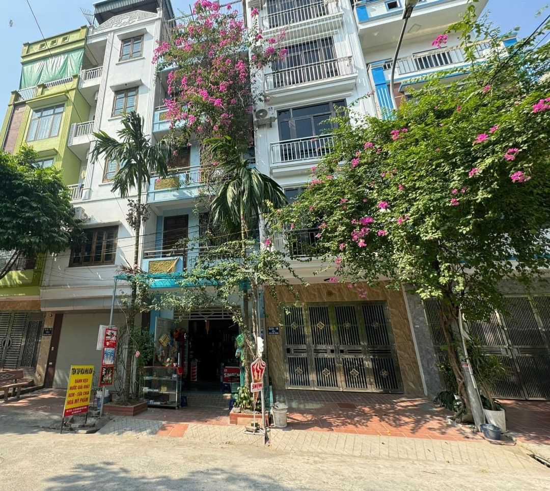 Siêu Phẩm Khu Dịch Vụ Man Bồi- Phú Lãm-Hà Đông Hà Nội . Diện Tích: 51M2, 5 Tầng. Giá Nhỉnh 12Tỷ