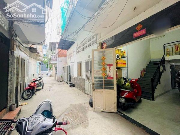 Đường Cầm Bá Thước Quận Phú Nhuận Phường 7.