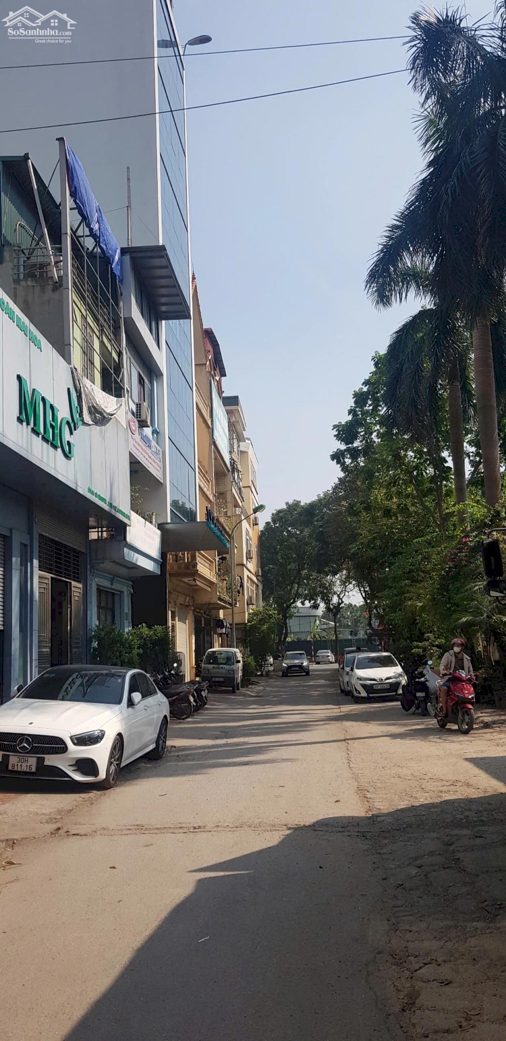 Bán nhà phố Bùi Huy Ích Hoàng Mai kinh doanh 24 tỷ. Nhà 2 mặt phố