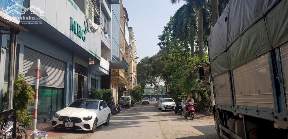 Bán nhà phố Bùi Huy Ích Hoàng Mai kinh doanh 24 tỷ. Nhà 2 mặt phố
