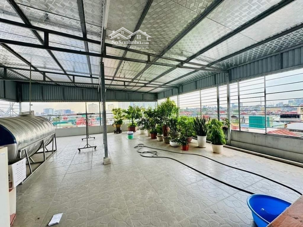 Nhà Phố 8/3. Thang Máy - Kinh Doanh - Ô Tô Vào Nhà - Dòng Tiền - Lô Góc Hai Thoáng., 110 M2.
