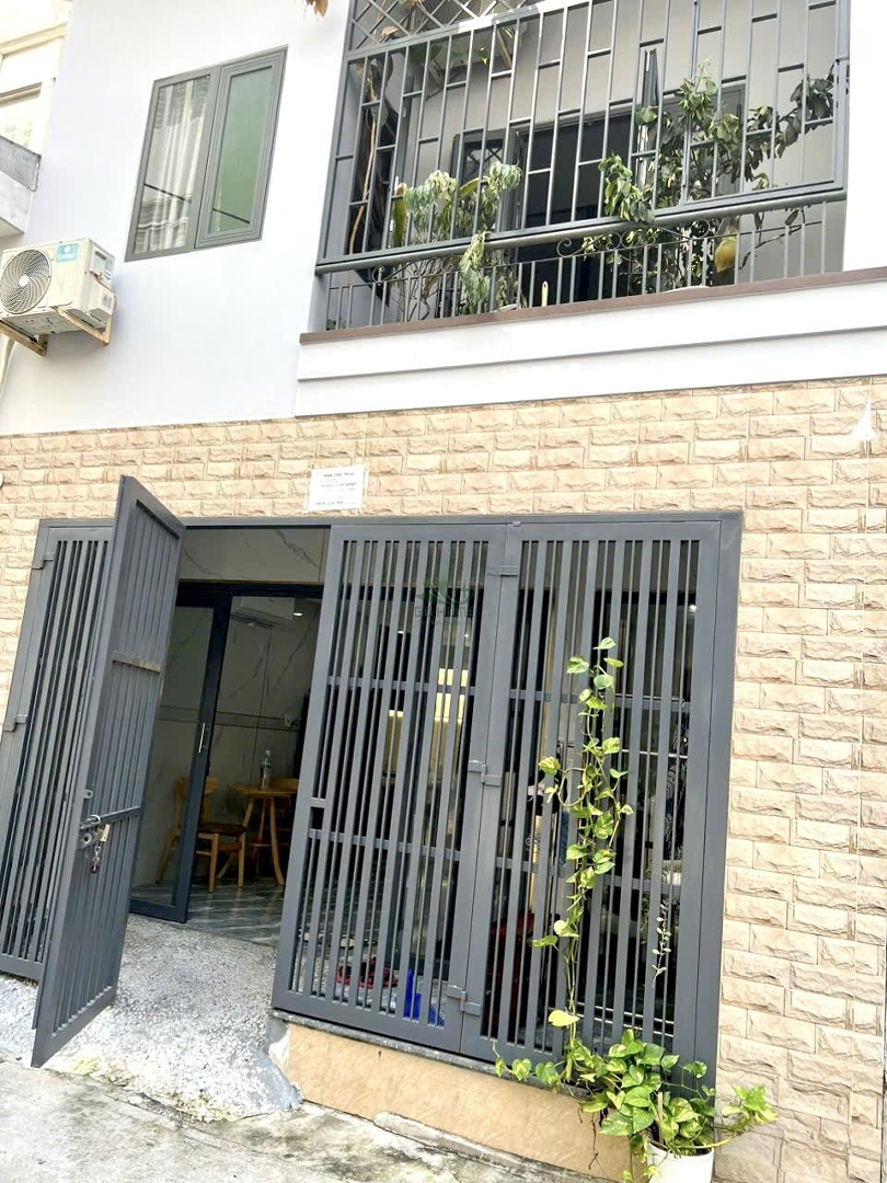 Cho Thuê Nhà Đẹp 2 Tầng Giá Bán 9,5 Triệu Khu Trung Tâm Thành Phố