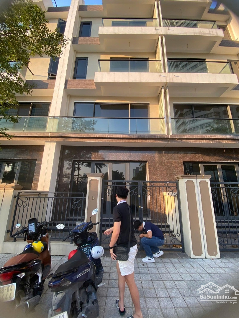 Cho Thuê Lô Góc Shophouse H7 Starlake 165M2, Giá Bán 110 Triệu Tại Đường Xuân Tảo