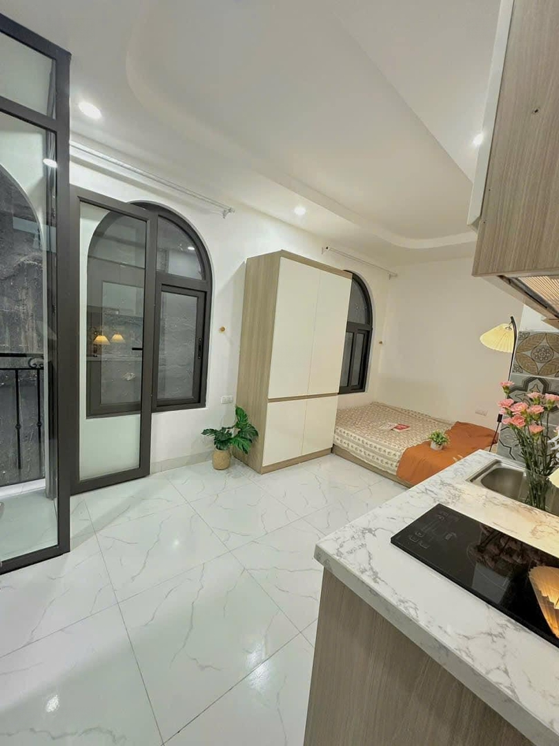 Bán Nhà Hoa Bằng, Cầu Giấydiện Tích64/70M2 X 6T Xmặt Tiền5,6M Giá Bán 17,9 Tỷ Có Thương Lượng