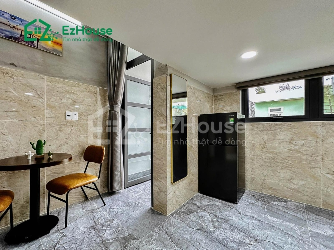 Phòng Fuplex Ban Công Full Nội Thất Mới Xây 100% Ngay Đại Học Công Thương Cho 4-5 Bạn Ở