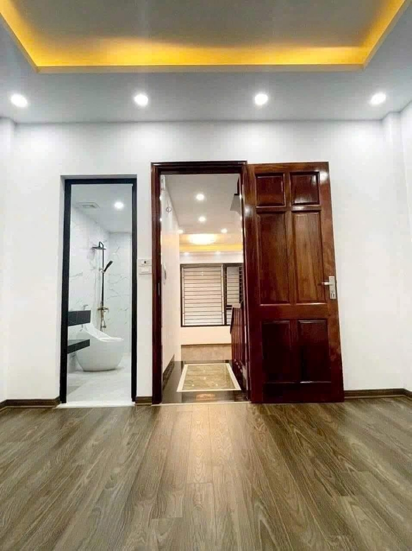 Bán Nhà Huỳnh Cung Yên Ngưu 35M2 Xây 5 Tầng Ô Tô Đỗ Gần Giá Bán 3Ty950