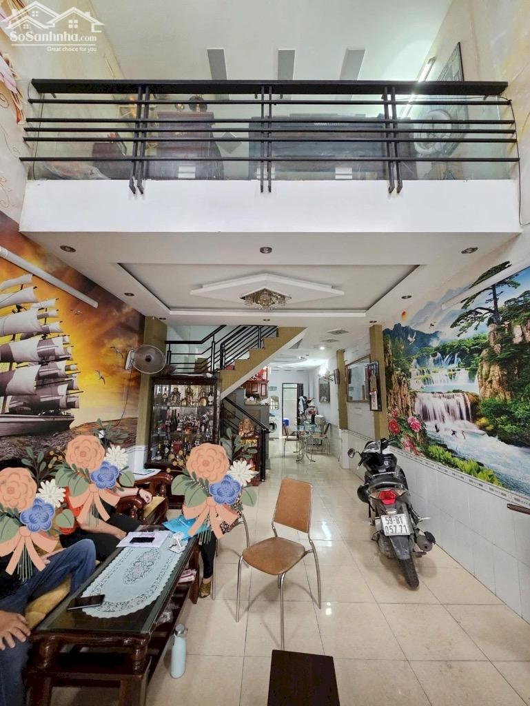 Nhỉnh 5 tỷ - nhà 3 tầng - 64m2 - Hẻm 1/ xe hơi - đường Lê Văn Quới - Bình Tân