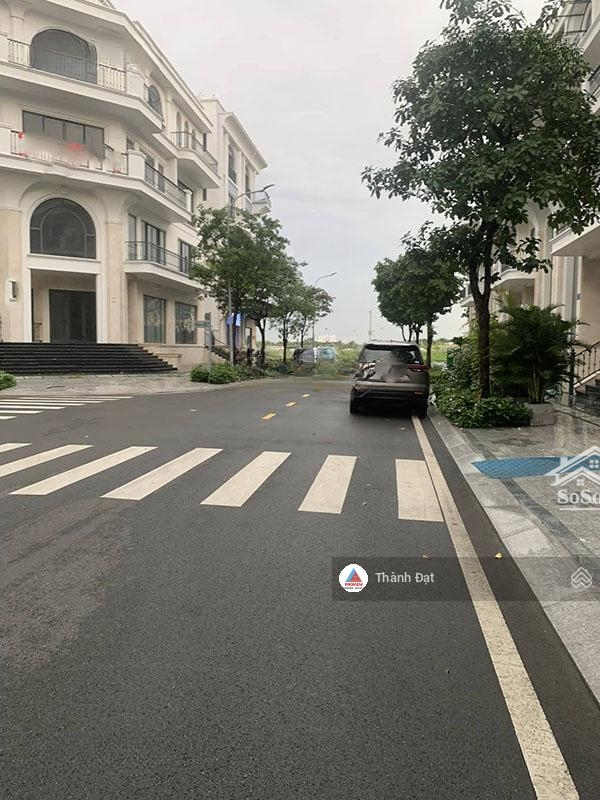 Bán Nhà Thô Thuộc Khu Đô Thị Vạn Phúc 3 Lầu Có Hầm Diện Tích 140M2