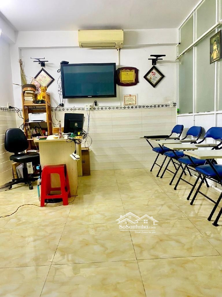 Sát Mặt Tiền Phạm Văn Đồng, Hẻm Xe Tải Thông, Ngang To 5M, 5 Tầng, 5 Phòng Ngủ 10Tỷx