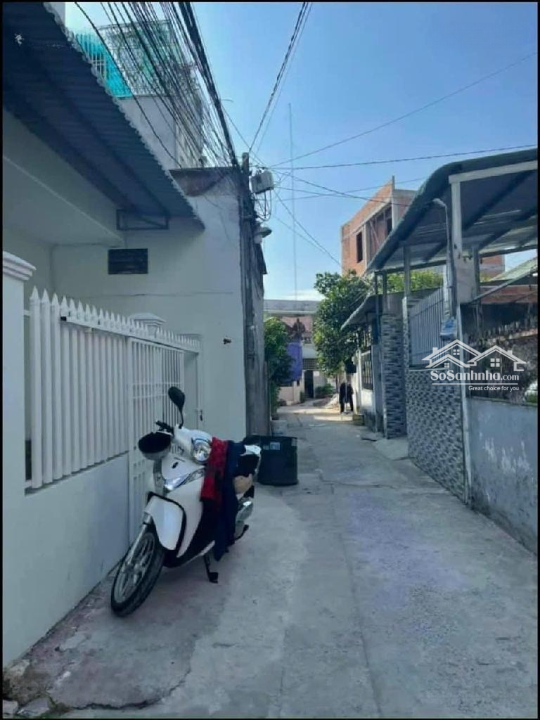 Chủ Cần Bán Gấp Cuối Năm Để Về Quê Chơi Tết, Nhà Mới Thơm Sạch Đẹp Dọn Vào Ở Ngay