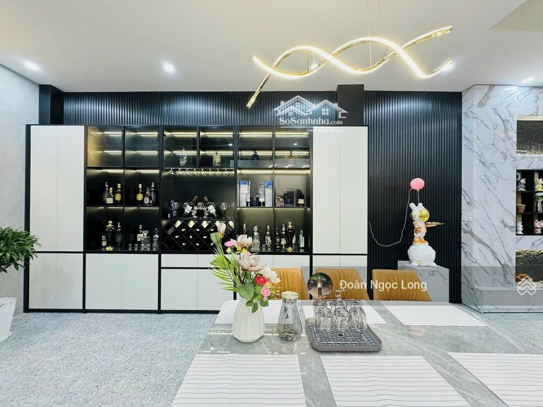 Bán Nhà 3 Tầng Thiết Kế Luxury Gần Ga Đà Nẵng, Siêu Thị, Đầy Đủ Nội Thất