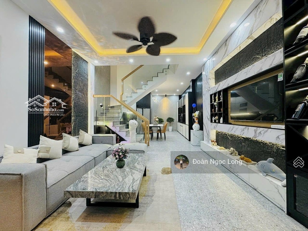 Bán Nhà 3 Tầng Thiết Kế Luxury Gần Ga Đà Nẵng, Siêu Thị, Đầy Đủ Nội Thất