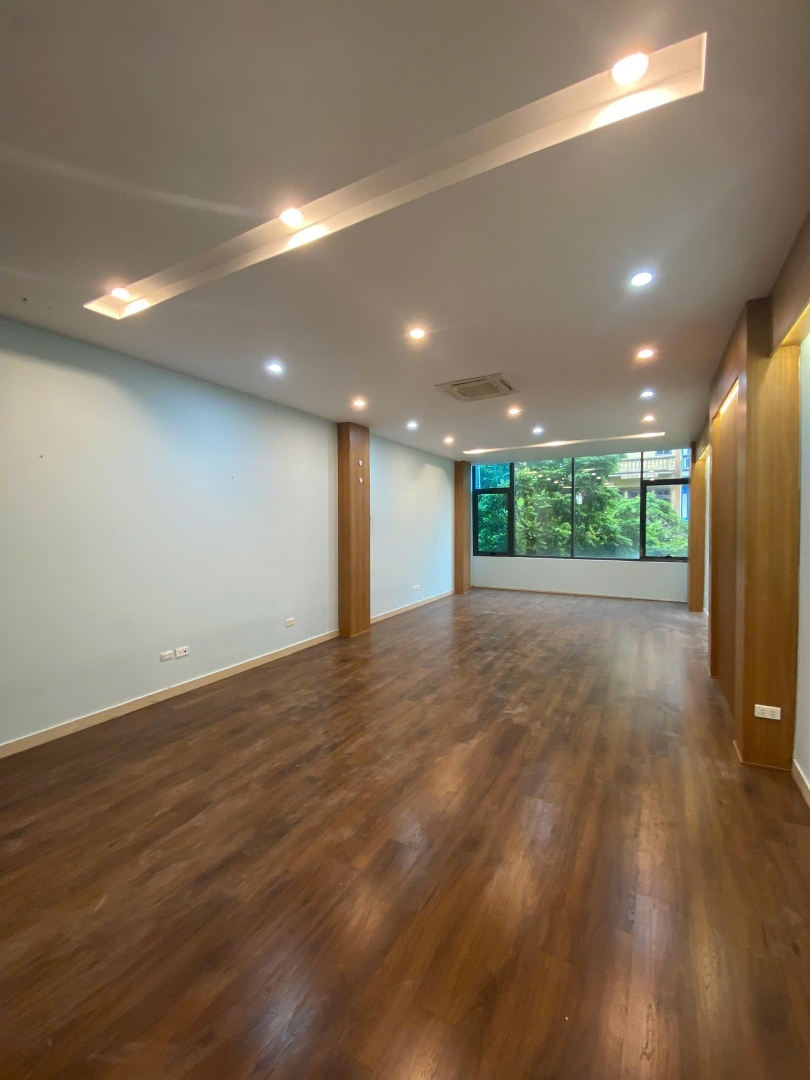 Cho Thuê Nhà Mặt Phố Trần Hưng Đạo Diện Tích 60Mx7T Có Hầmmặt Tiền4M Giá Chỉ 55 Triệu Có Thang Máy