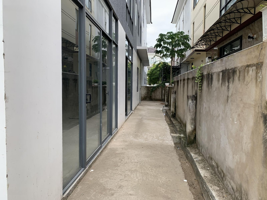 Giảm Mạnh 3 Tỷ Nhà Thô Ngay Công Viên Thoáng Mát, Sổ Hồng, 4 Chỗ Để Xe Ô Tô Chỉ 13 Tỷ