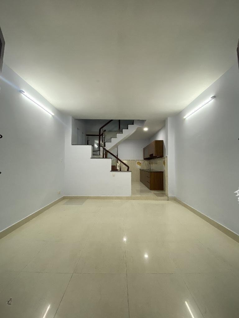 5 Tỷ Xíu, Hoàng Hoa Thám, Nhất Chi Mai, Khu Vip Nhà Ga T3 Sân Bay, Hẻm Xe Hơi, 3 Tầng, 44 M2,