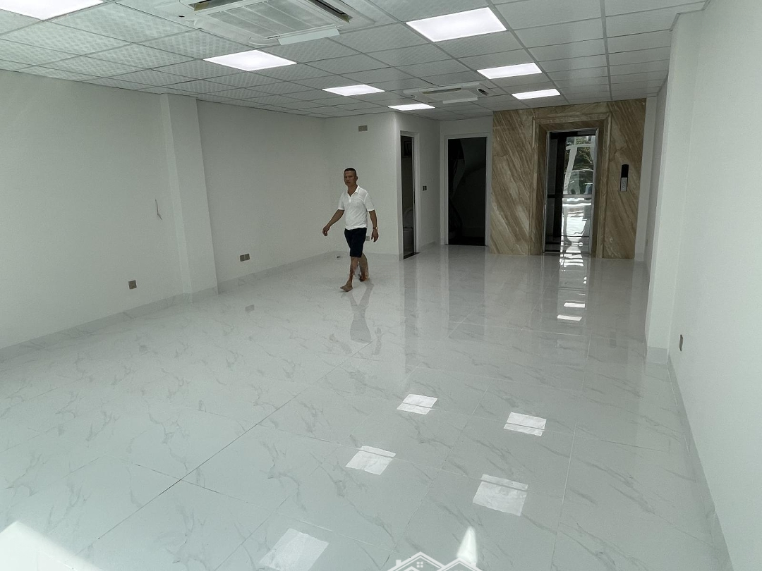 Cho Thuê Nhà Mặt Phố Lạc Long Quân, Tây Hồ. Mặt Tiền 6M,Diện Tích70M2 Lh Chính Chủ 0916252992