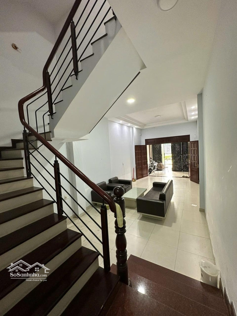 Nhà Đặng Thuỳ Trâm, Đối Diện Công Viên 4X22M 3 Lầu Có 5 Phòng Rộng Nội Thất