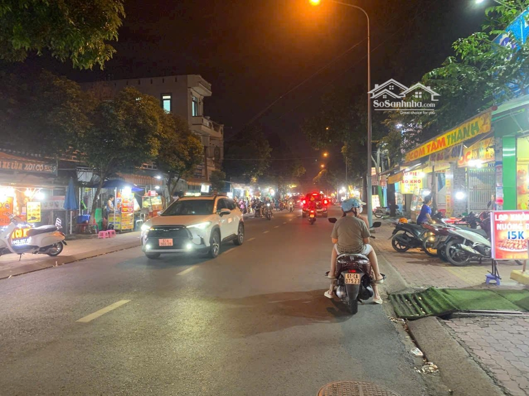 Bán Nhà Lầu Trệt Cách Đường Trần Quốc Toản Chỉ 30M - Sát Chợ Dĩ An Diện Tích: 57M2 Giá Bán 2.250 Tỷ