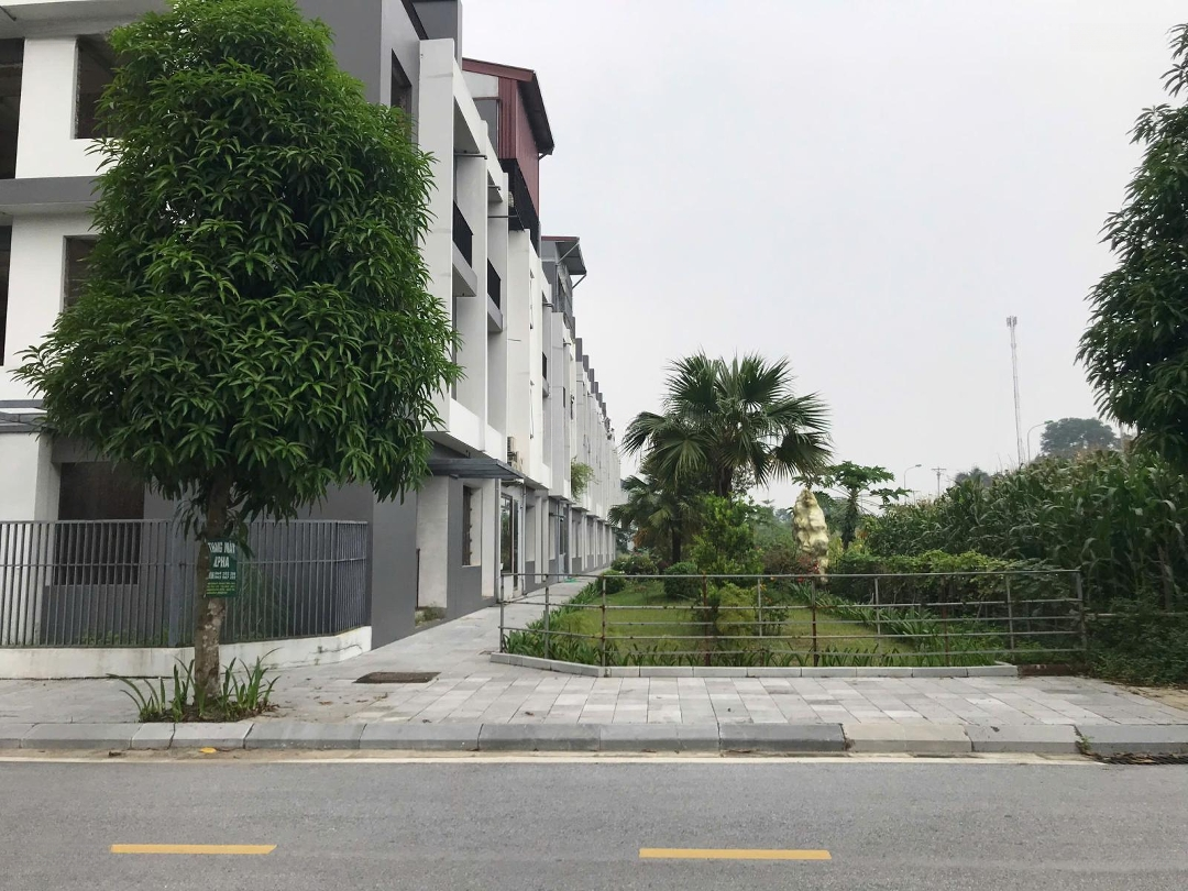 Cần Bán Nhà Liền Kề Xây Thô Tại Khu Đô Thị Lạc Ngàn, Việt Trì, Phú Thọ