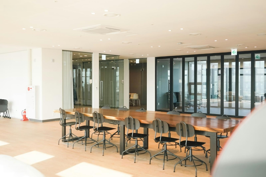 Ngộp Bank! Tòa Buildingmặt Tiềnngô Gia Tự, P4, Quận 10 (Dt 8.7 X 18M) Nhà 7 Tầng Đẹp Giá Bán 61.9 Tỷ T/L