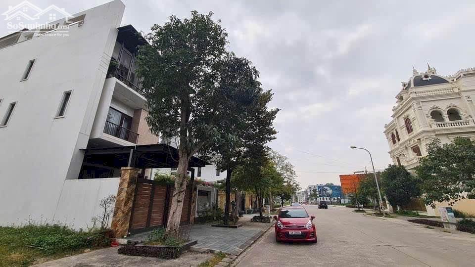 Chính chủ bán hoặc cho thuê căn Biệt thự 3 tầng 210m2 trung tâm du lịch Hùng Thắng, Hạ Long