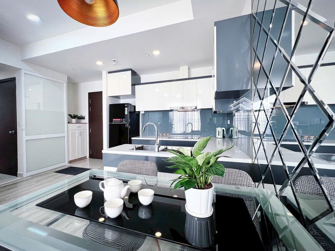 Cho Thuê Căn Hộ 2 Phòng Ngủ 2 Vệ Sinh 80M2, 15 Triệu Tại Garden Gate, Phú Nhuận, Hcm, View Đẹp. Liên Hệ: 09 3381 3383
