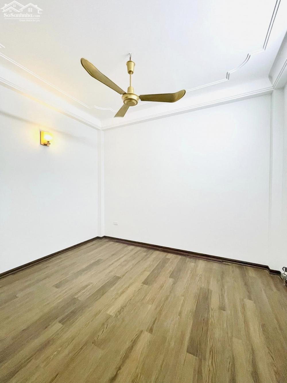 BÁN NHÀ PHỐ TÂY SƠN – ĐỐNG ĐA RẤT GẦN MẶT PHỐ, Ô TÔ ĐỖ CỔNG, NHÀ 4 TẦNG ĐẸP.