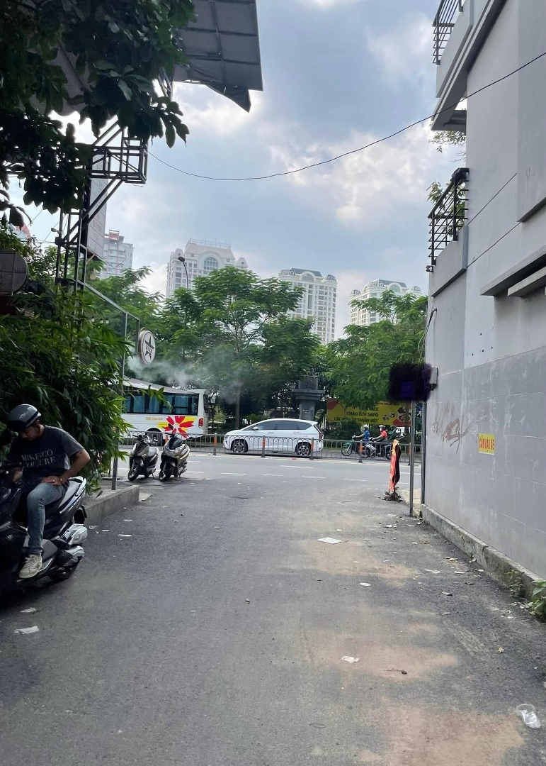 88M2 Ngang 5X17M - Hẻm 6M Xe Tải - Cũ Tiện Xây Mới Khu Phân Lô Lí Thường Kiệt Cạnh Nhà Thì Đấu Ph