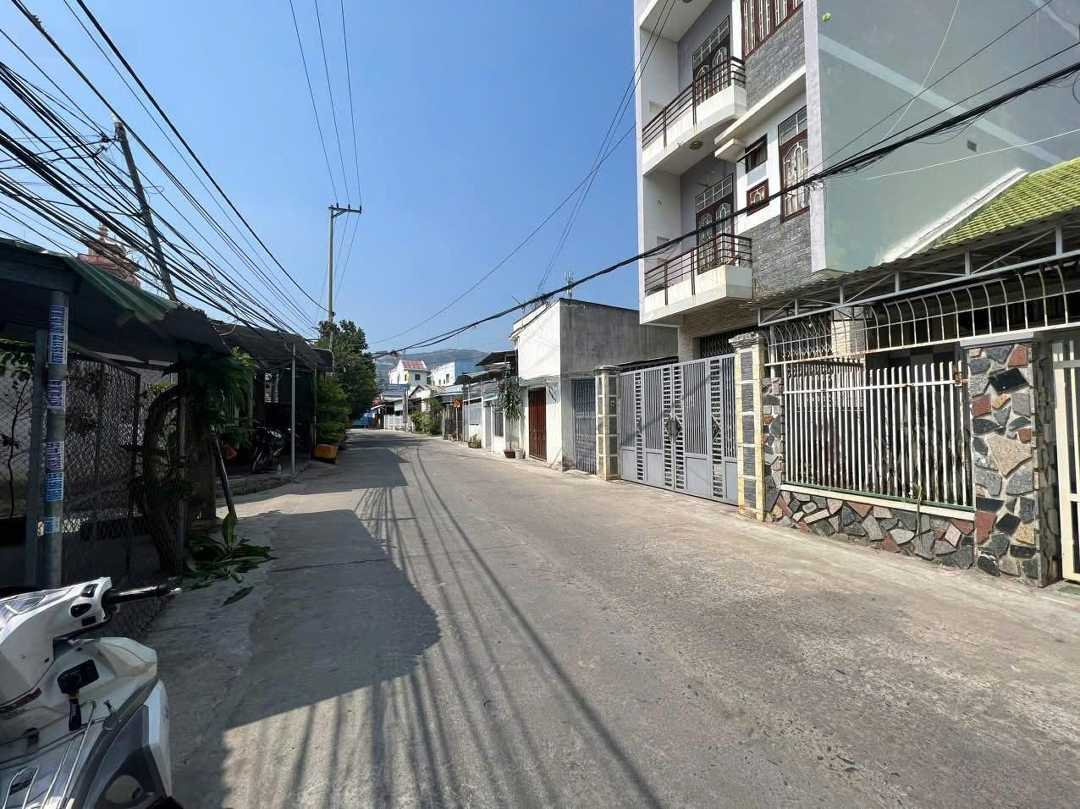 Lô Đất Ngang 8M Mặt Tiền Đường Phú Trung, Vĩnh Thạnh Thích Hợp Kinh Doanh Buôn Bán Chỉ 19. 5 Triệu/M2